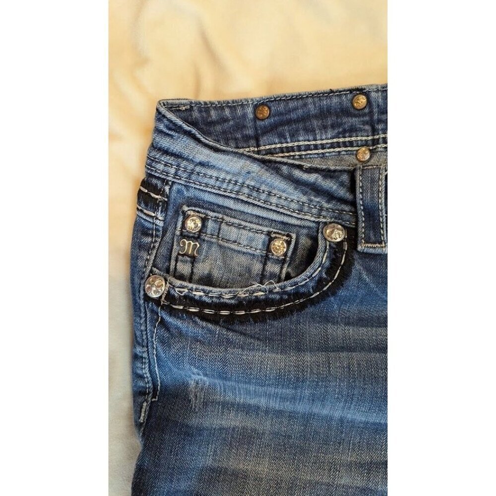 Miss Me Denim Jeans Womens Size 31 Mid Rise Easy Crop Embroidered Buckle Exclusi - Picture 3 of 7